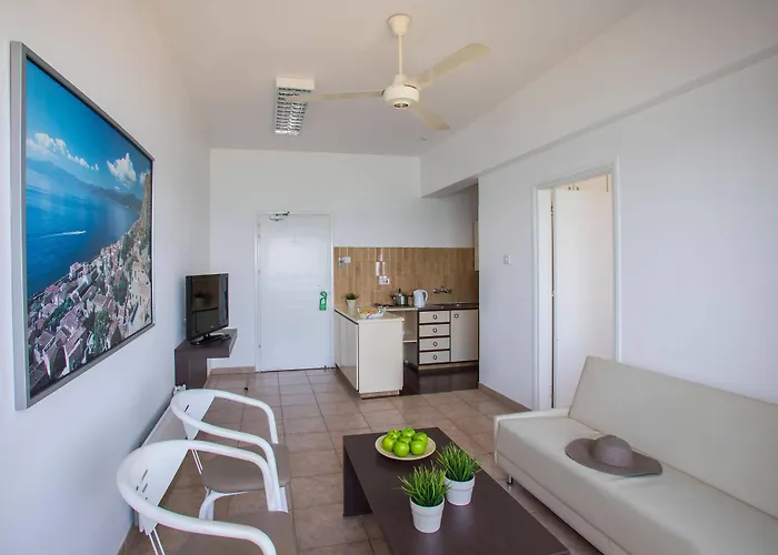 Costantiana 3* לרנקה