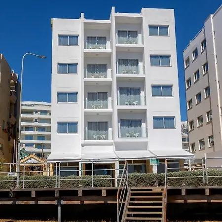 Hotel apartamentowy Costantiana Larnaca