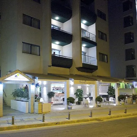 מלון דירות Costantiana