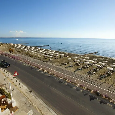 Aparthotel Costantiana Larnaka