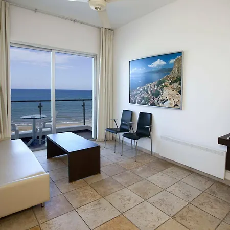מלון דירות Costantiana 3*