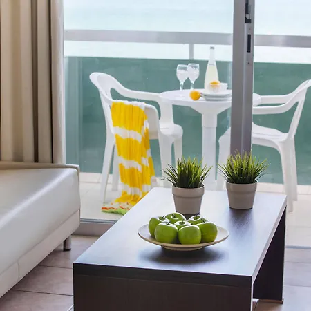 Hotel apartamentowy Costantiana Larnaca