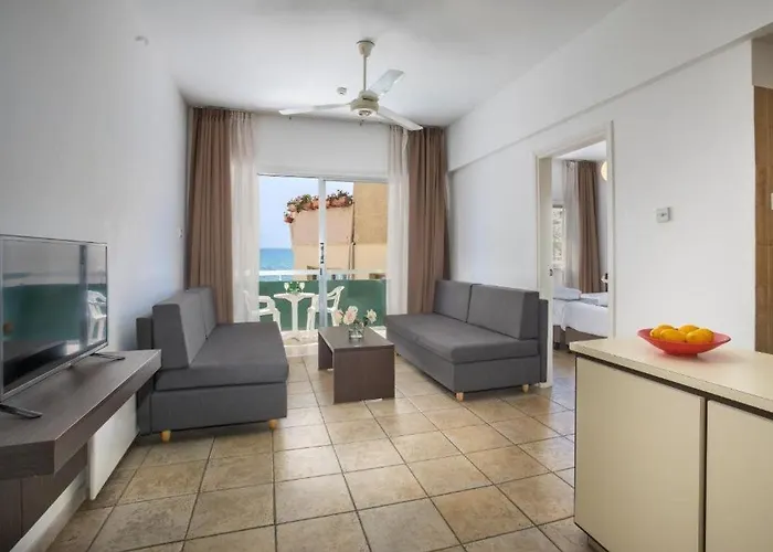 Costantiana Aparthotel 3*